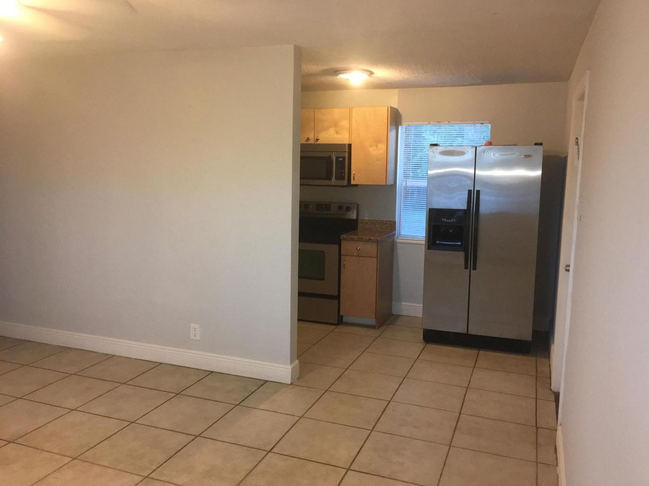 2581 Gulfstream Rd - Photo 3 of 12