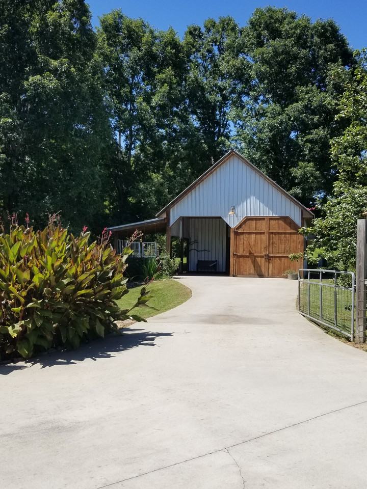 112 Loving Meadows Lane - Photo 2 of 10