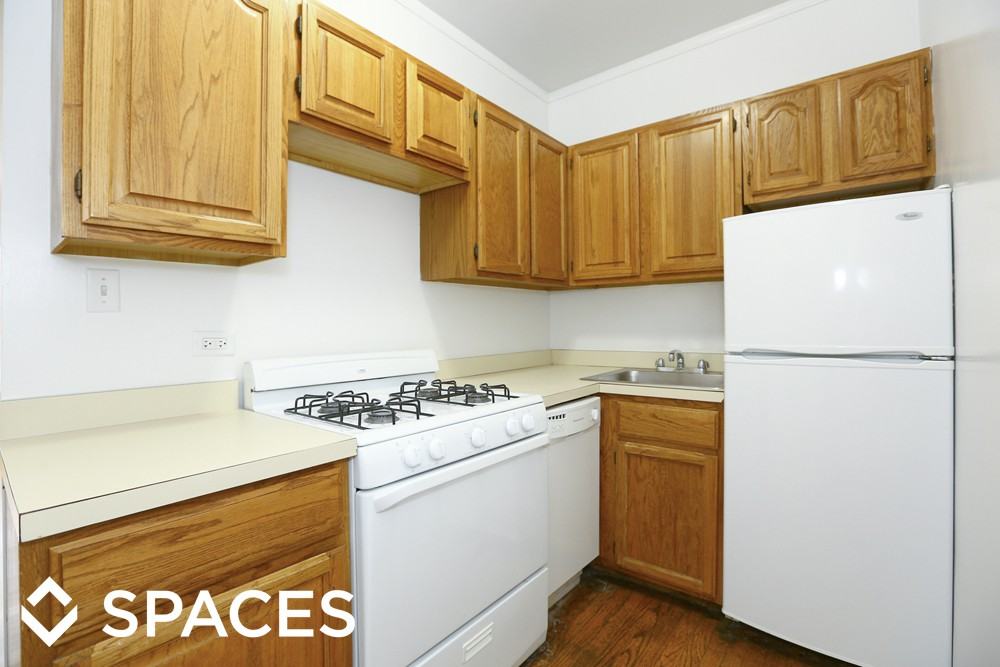4200 N Ashland Ave - Photo 2 of 5