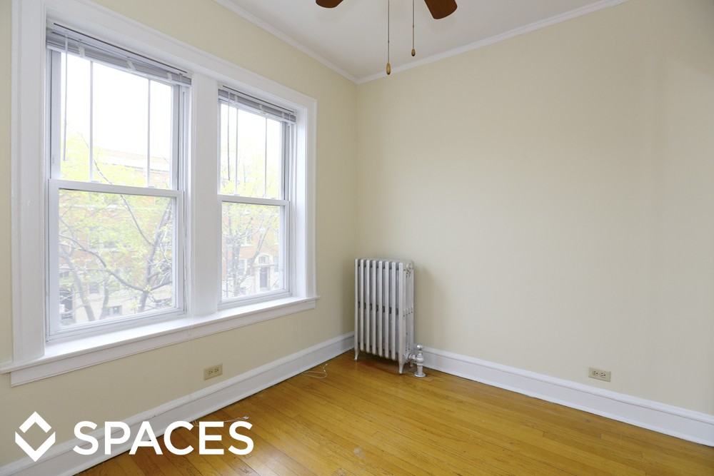 4200 N Ashland Ave - Photo 3 of 5