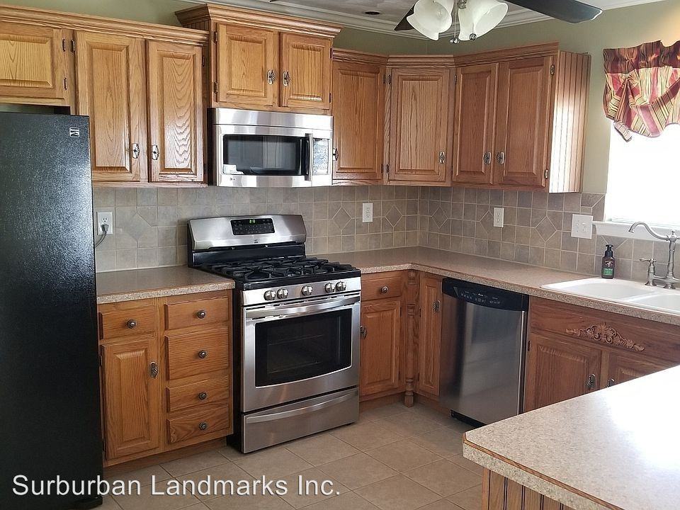844 Blackthorne Dr - Photo 3 of 7