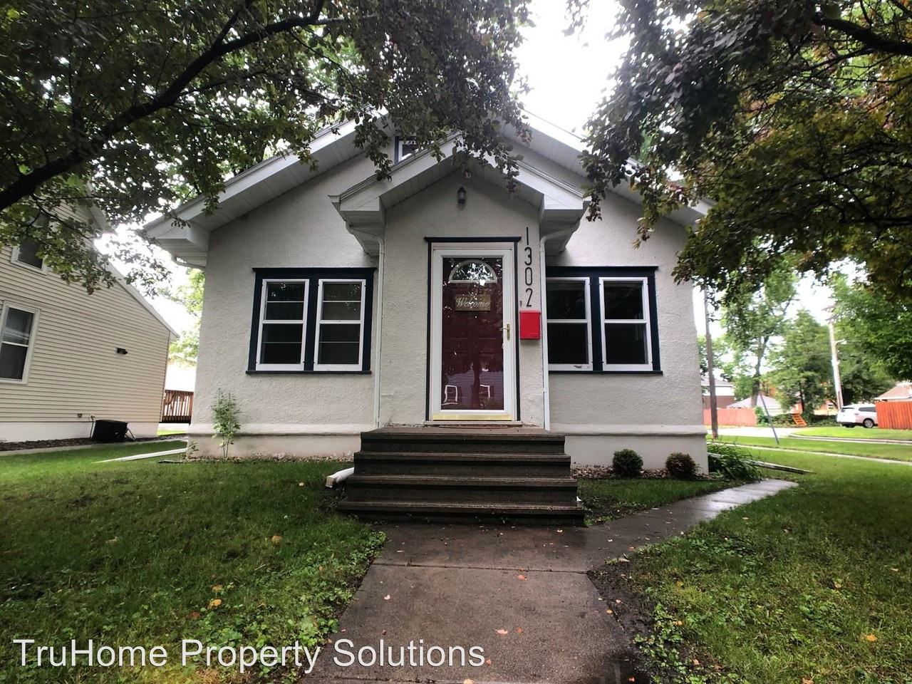 1302 Chestnut St. - Photo 2 of 33