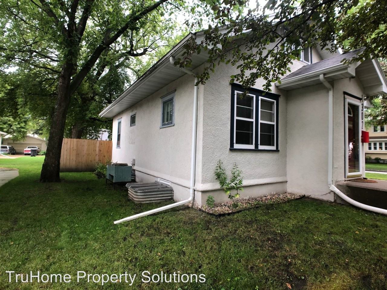 1302 Chestnut St. - Photo 3 of 33