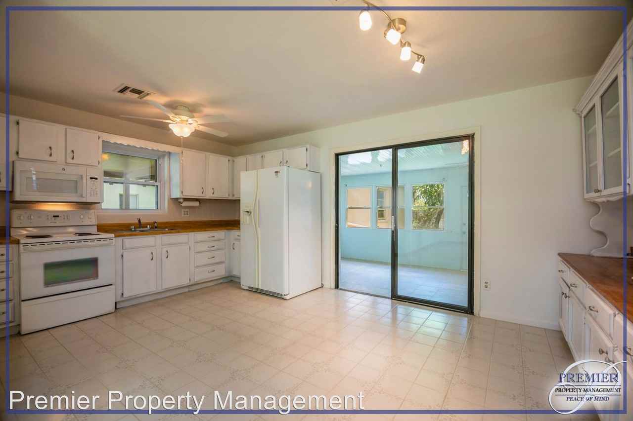 1254 13th Street North - Photo 3 of 17