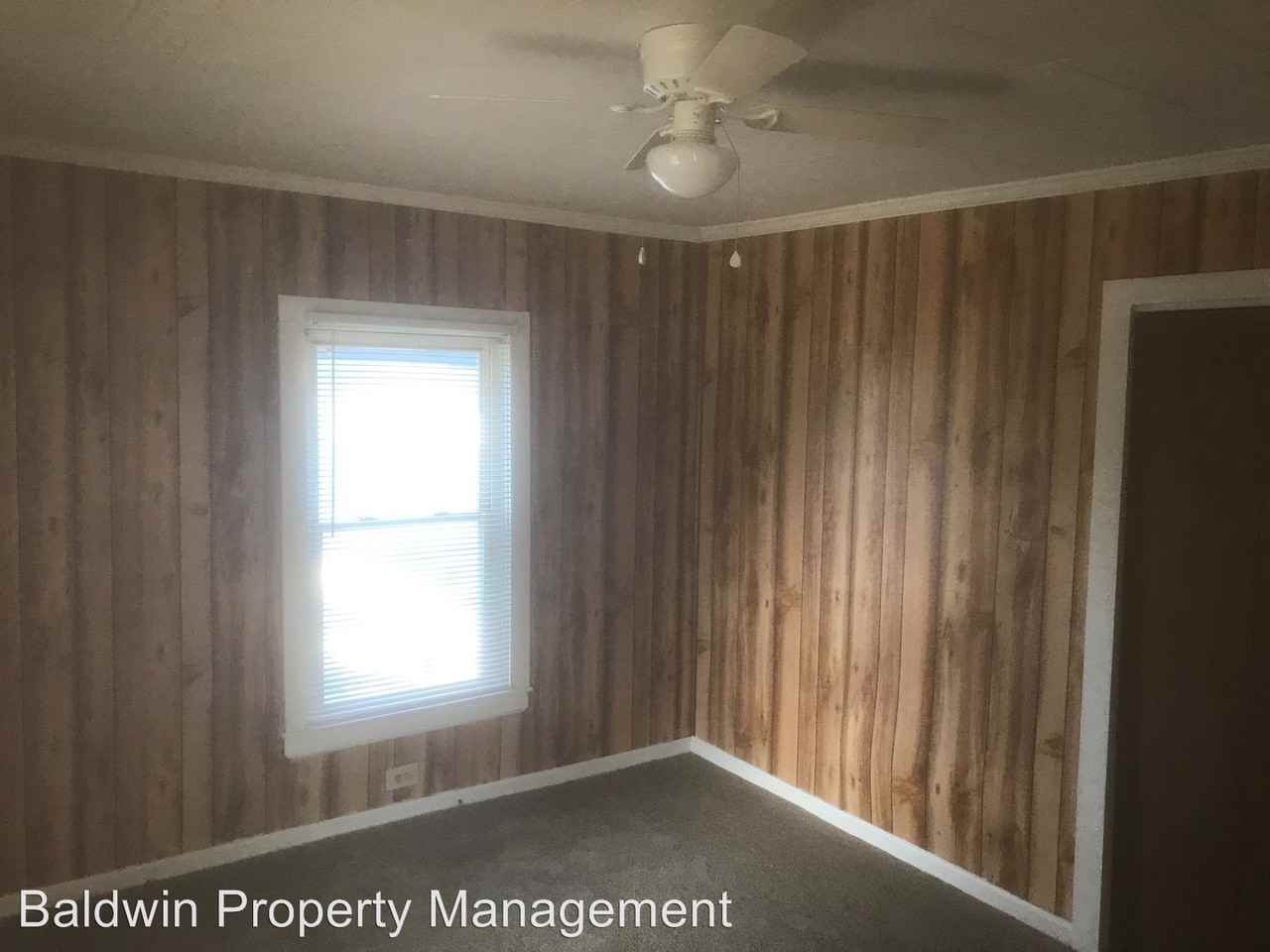 1204 S Elm Street - Photo 3 of 8