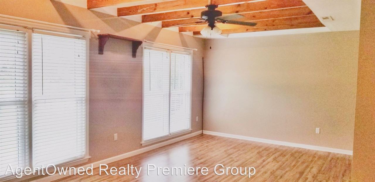 120 St Marks Drive - Photo 3 of 18