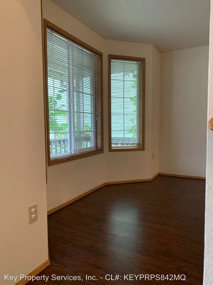 15019 Ne 21st Street - Photo 3 of 26