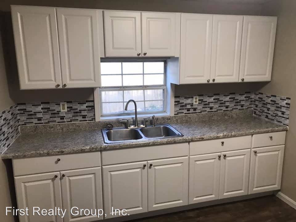 212 Roberts Avenue - Photo 2 of 7