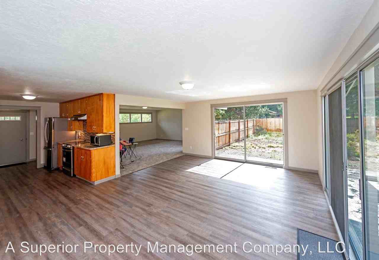 19420 Apache Rd - Photo 2 of 13