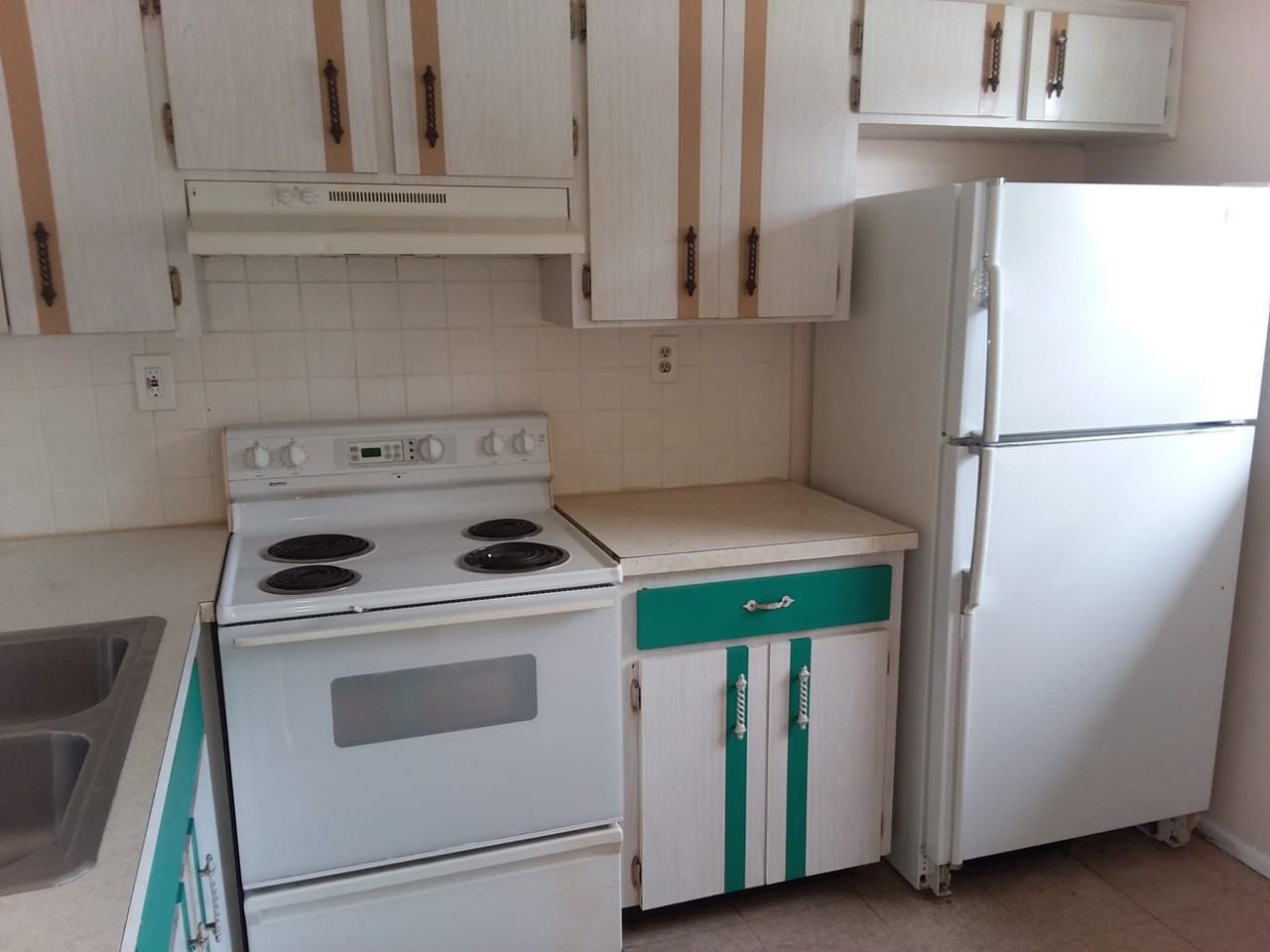 5420 Reef Dr - Photo 2 of 8