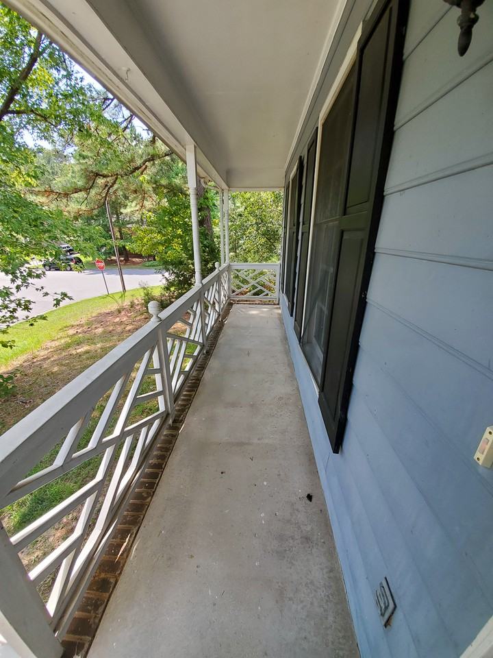 701 Grandview Dr - Photo 2 of 20