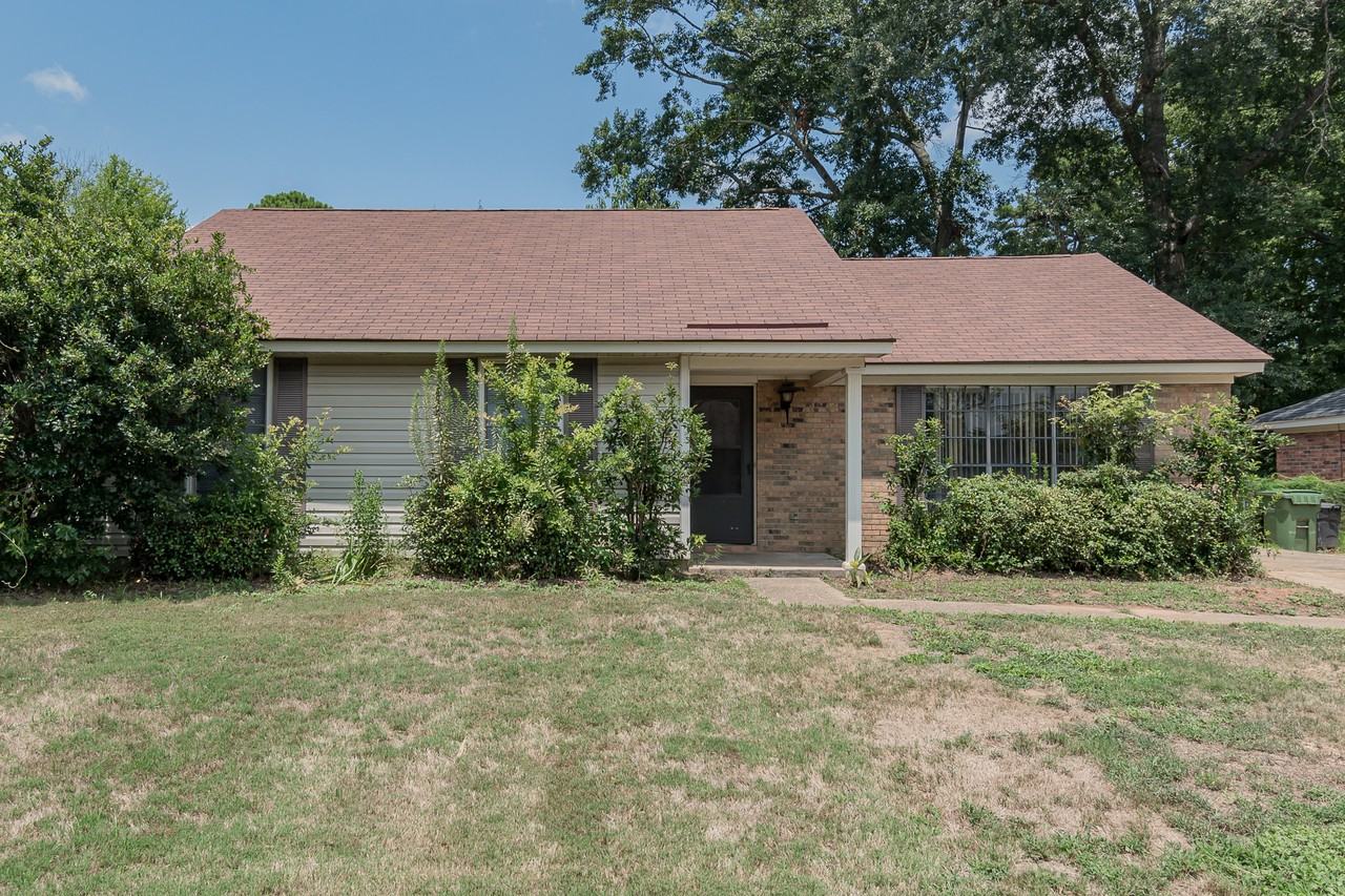 3225 Milan Dr - Photo 2 of 40