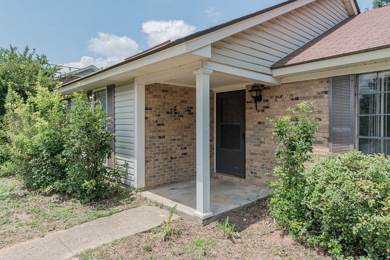 3225 Milan Dr - Photo 3 of 40