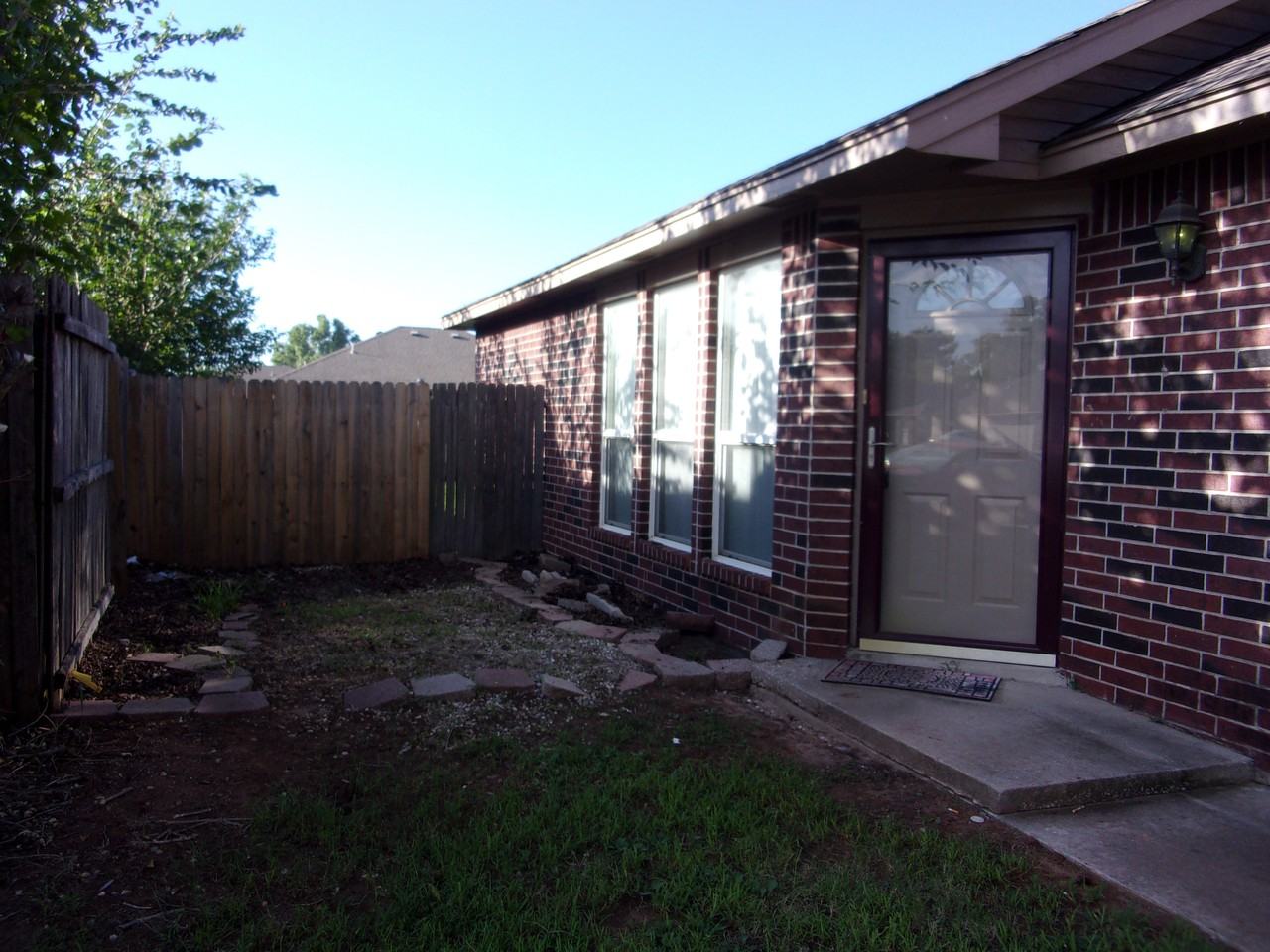 418 W Chantilly Way - Photo 2 of 13