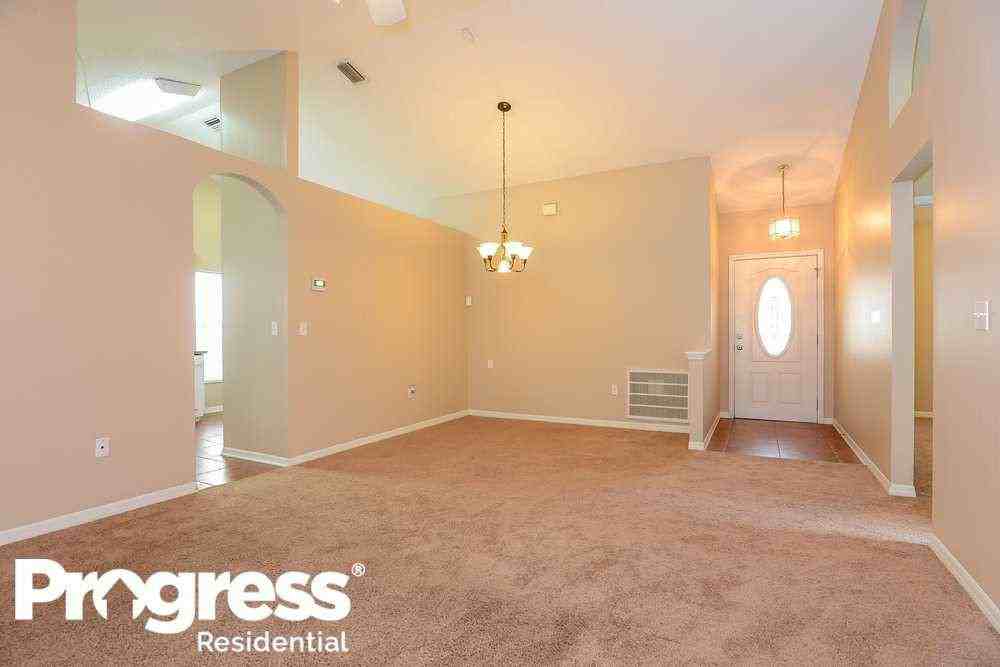 1918 Sarah Louise Dr - Photo 3 of 14