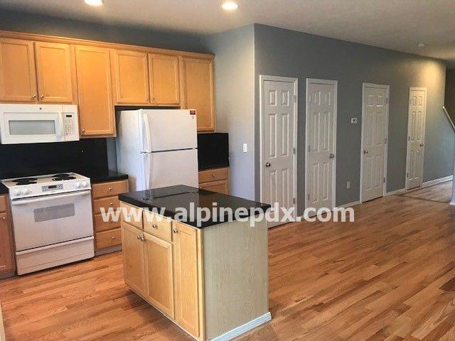 15805 Sw Blackstone Dr - Photo 2 of 13