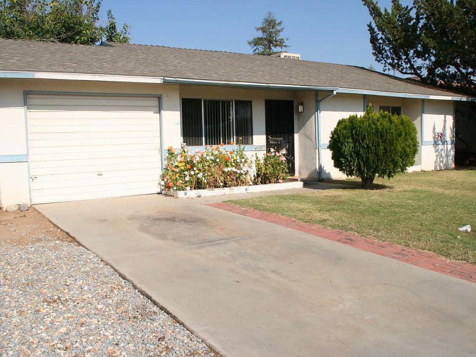 613 Davis St - Photo 3 of 8