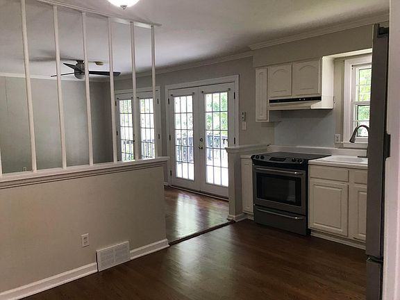 1105 Mcdowell Dr - Photo 3 of 14