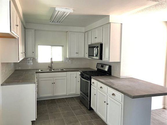 221 G St - Photo 3 of 8