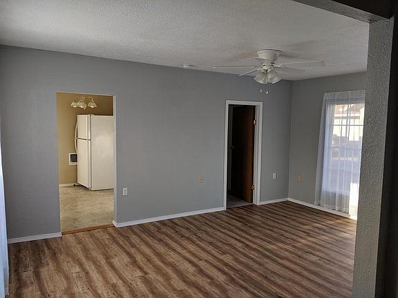 1533 Sw Pioneer Dr - Photo 2 of 10