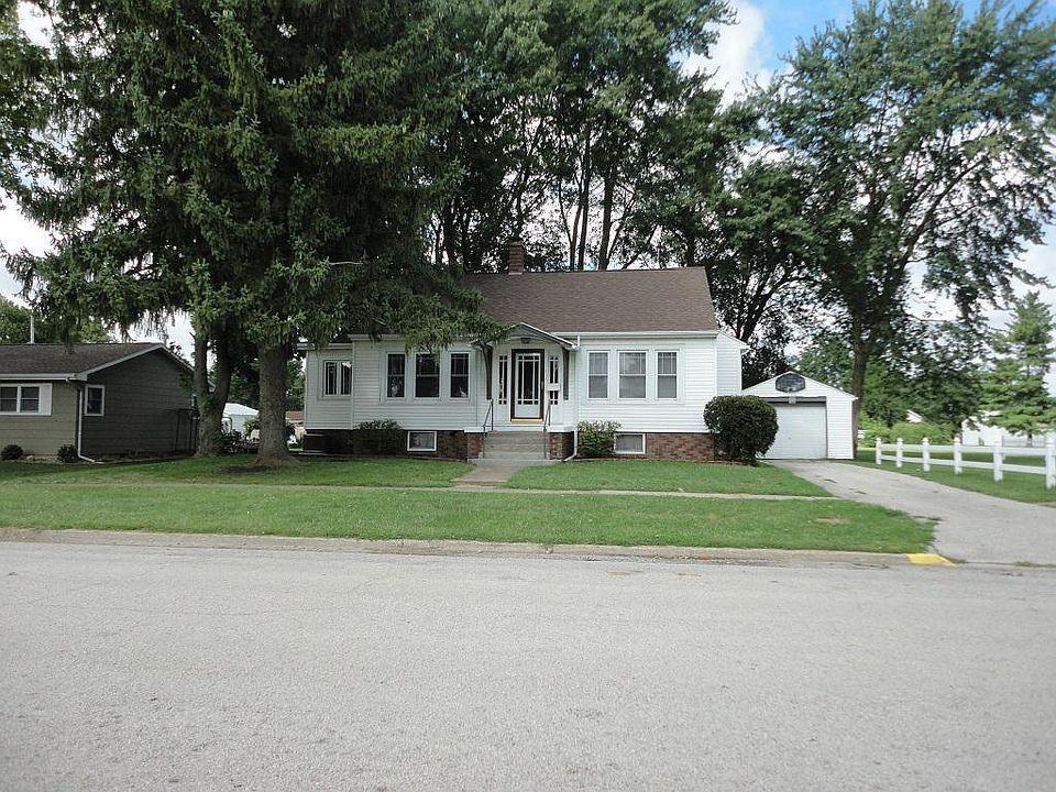 408 E 1st St - Photo 2 of 13