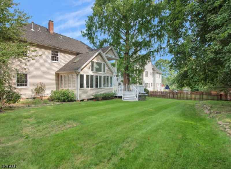 51 Hamilton St Unit A - Photo 2 of 15