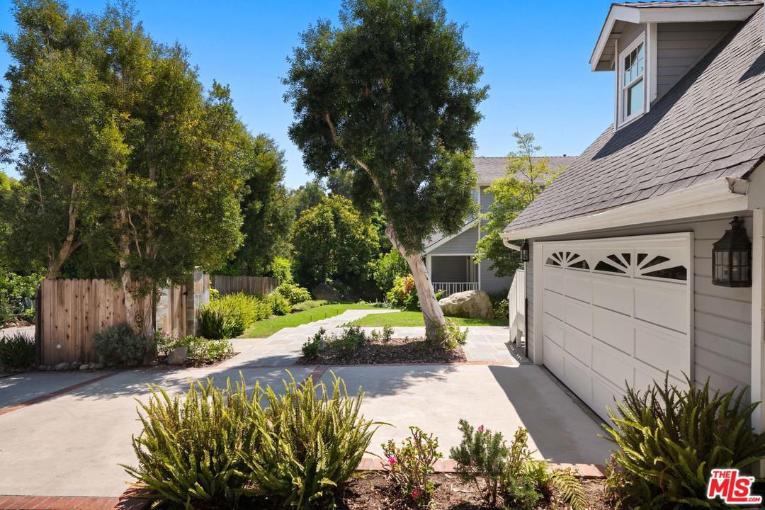 6743 Fernhill Drive - Photo 3 of 50