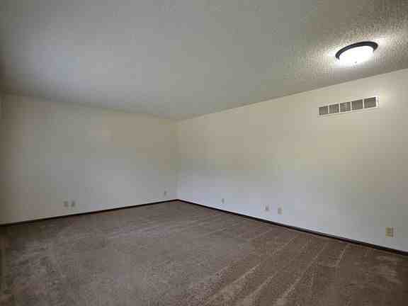 2209 Fiesta Dr - Photo 3 of 14