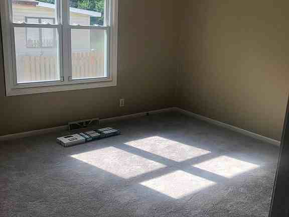 1627 Pebblewood Dr - Photo 2 of 13