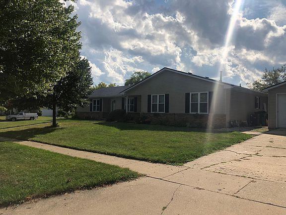 1627 Pebblewood Dr - Photo 3 of 13