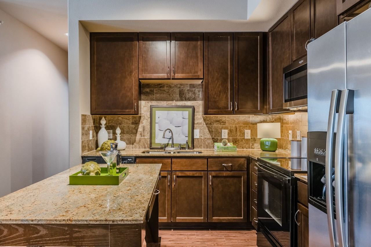 Lakewood Flats Apartments - Photo 4 of 47