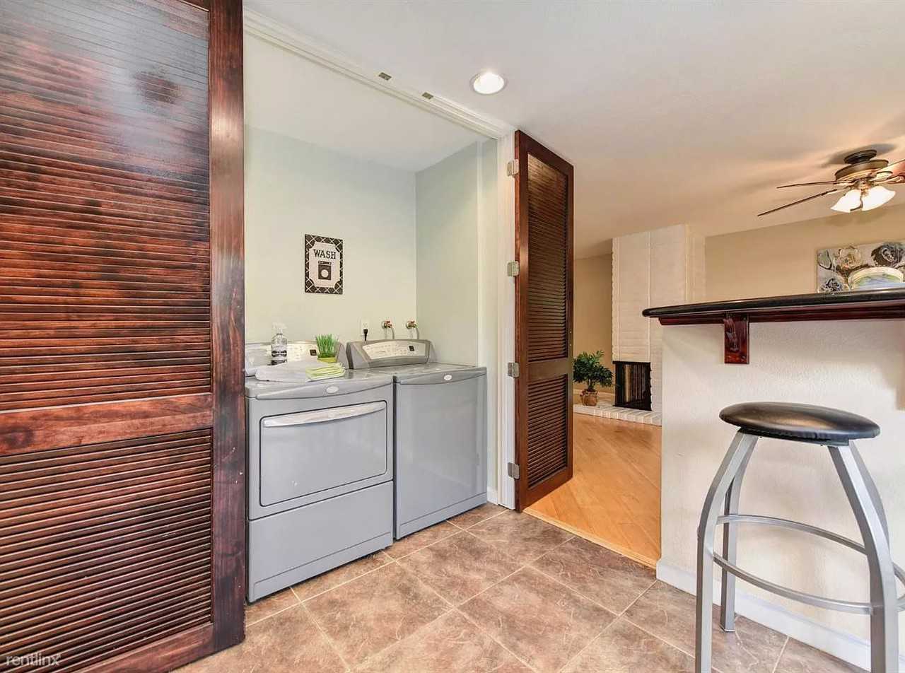 2321 Swarthmore Dr - Photo 3 of 25