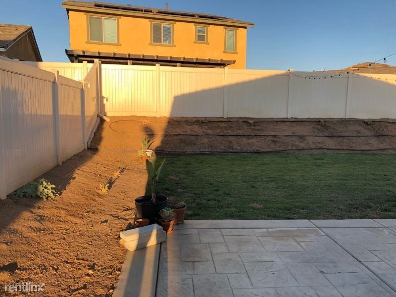 1534 Asteroid Way - Photo 3 of 9