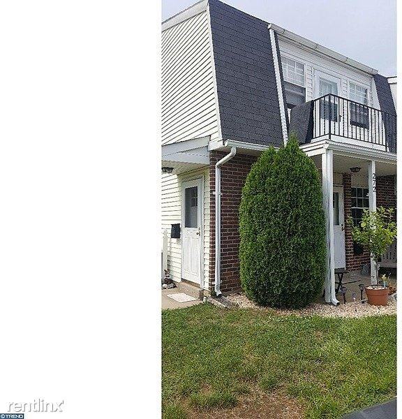 271 Washington Square - Photo 2 of 17