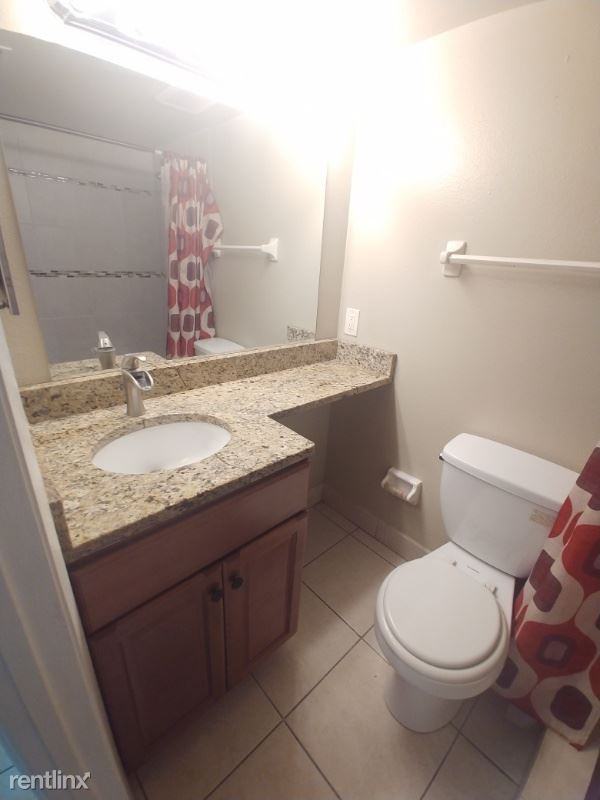 4902 W Gandy Blvd - Photo 3 of 7
