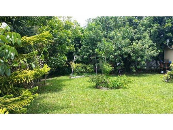 6241 SW 16th St - Photo 3 of 3