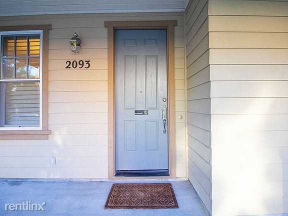 2093 Drake Ln - Photo 3 of 26