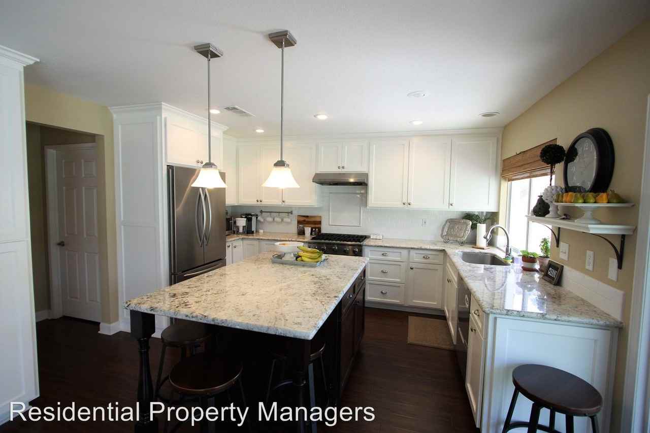 32025 Corte La Puente - Photo 3 of 11