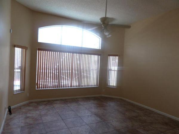 6337 Shinnecock Ln - Photo 3 of 18