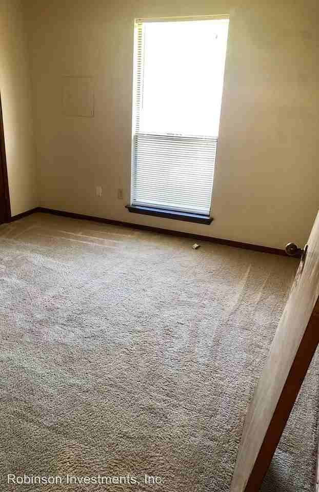 309 Sw 92nd St. - Photo 2 of 6