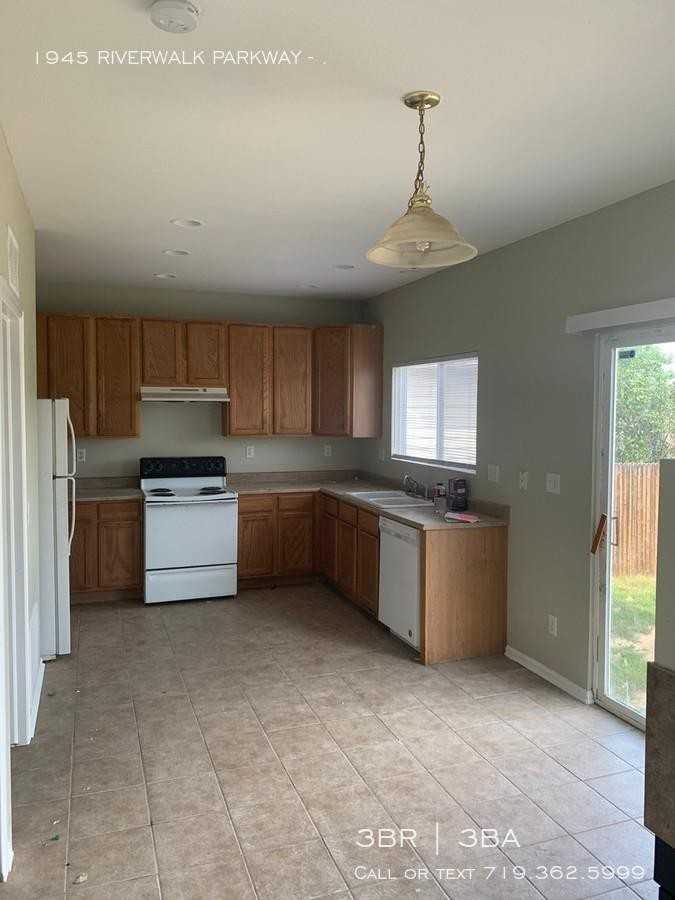 1945 Riverwalk Parkway - Photo 3 of 13