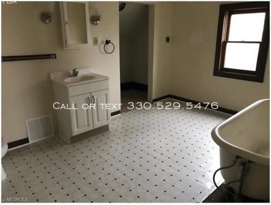 917 4th Street Sw - Photo 3 of 5