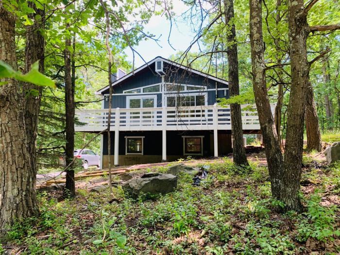 227 Forest Dr - Photo 3 of 24