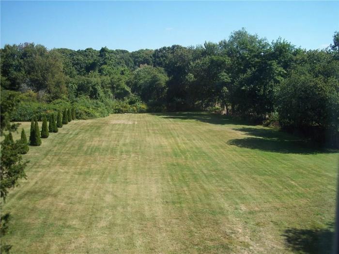 526 Middle Highway Rd. - Photo 3 of 13