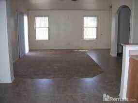 5458 W Augusta Ave - Photo 2 of 10