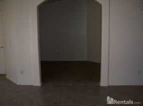 5458 W Augusta Ave - Photo 3 of 10