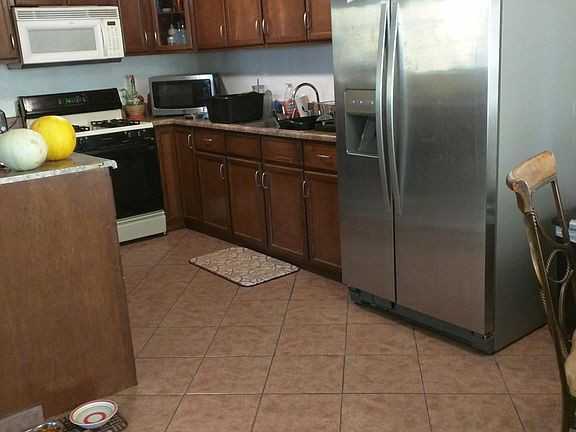 260 N 2nd St - Photo 2 of 5