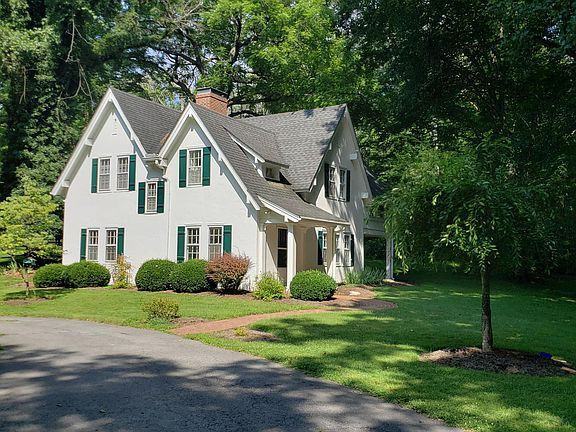 294 Red Oaks Ln - Photo 2 of 11