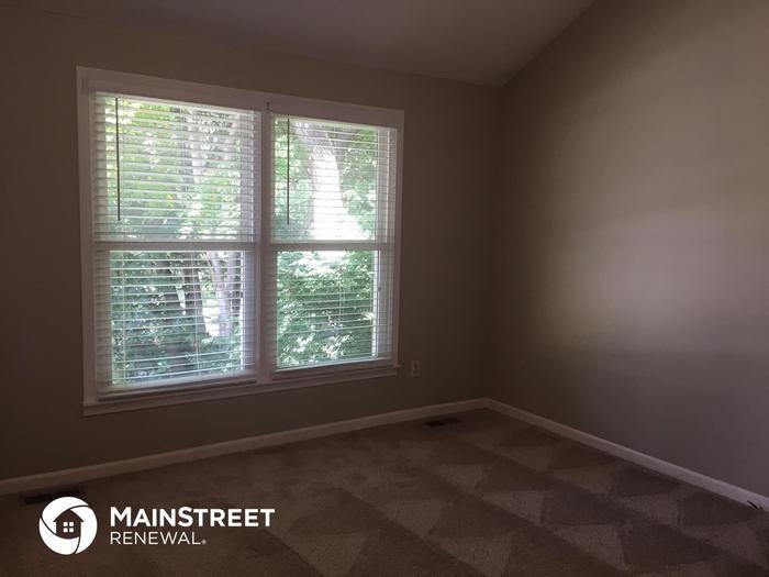 8243 North Troost Avenue - Photo 3 of 14