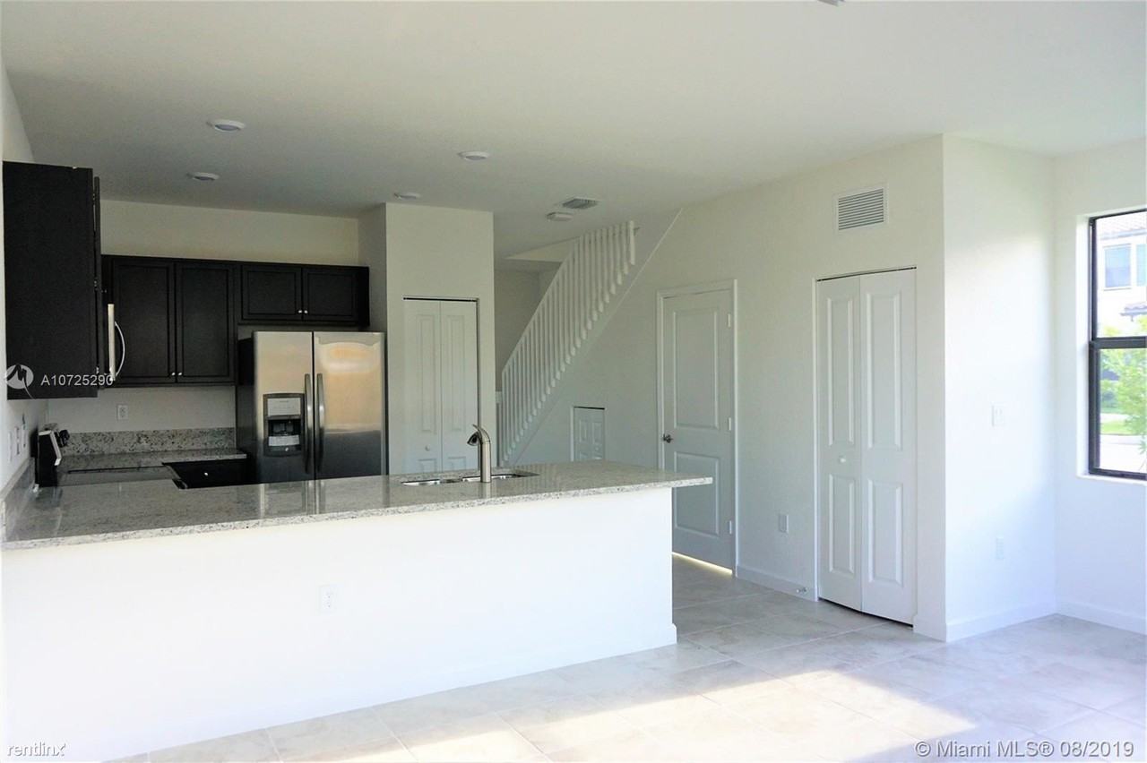 11381 Sw 248th Ln - Photo 3 of 14